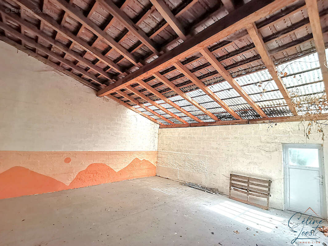 Propriété composée d'une maison principale et dépendances sur 34 ares ! - photo 16