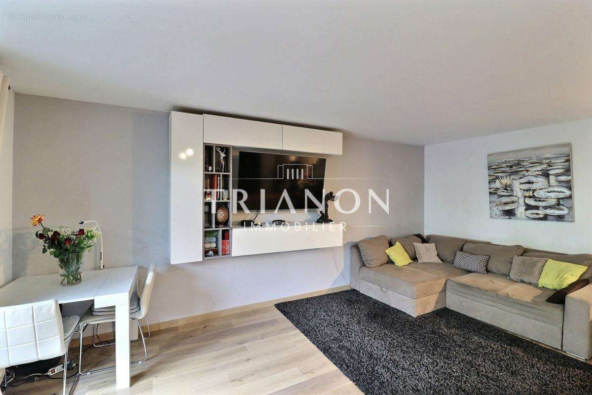 Appartement 3 pièces avec jardin, terrasses, cave et double parking – Résidence sécurisée - photo 3