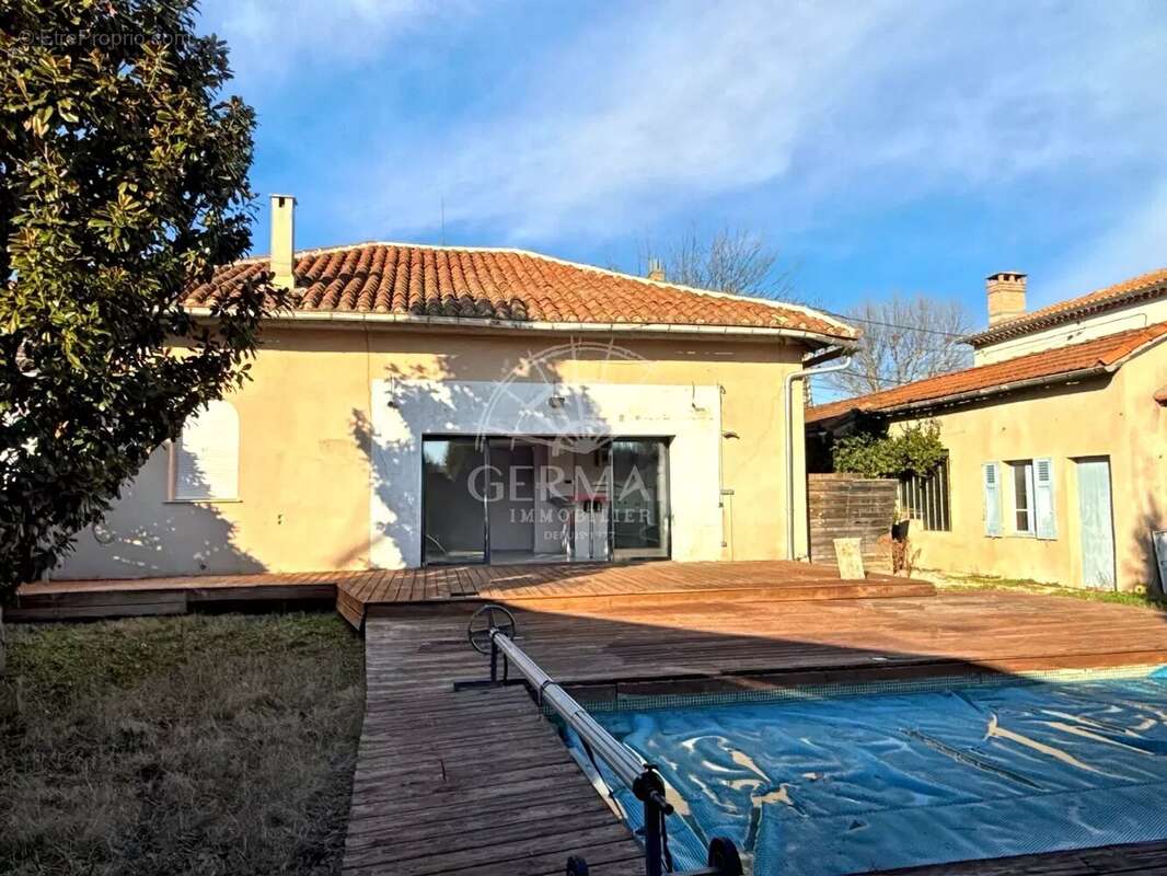 Maison à L'ISLE-SUR-LA-SORGUE