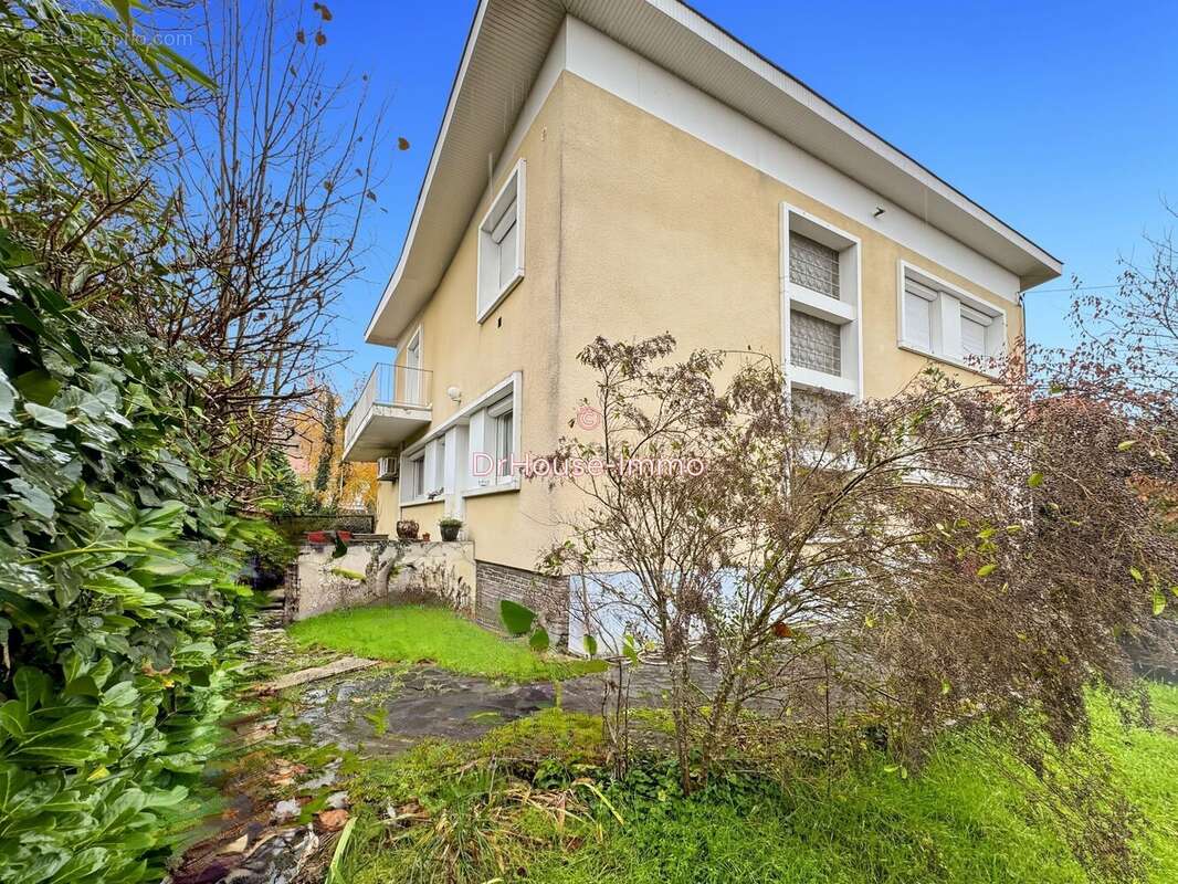 Maison 240 m² à Trelissac  - photo 13