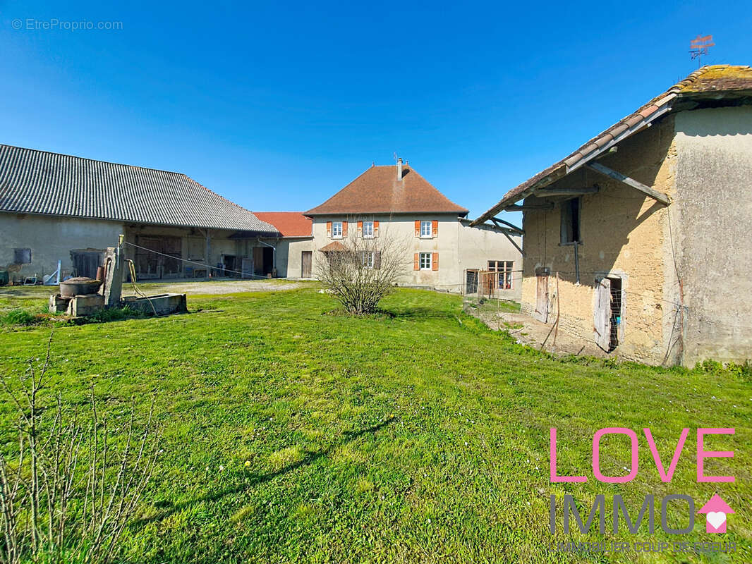 Maison à SAINT-DIDIER-DE-LA-TOUR