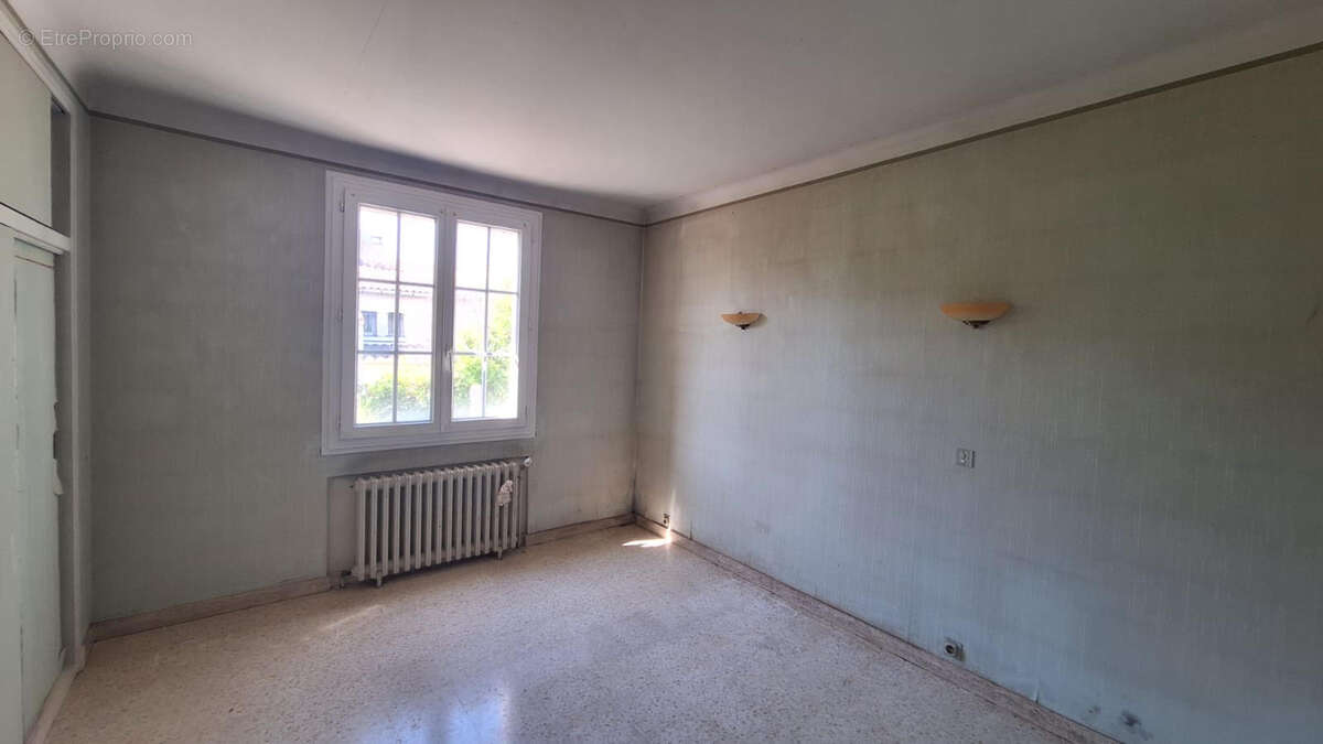 Maison 5 pieces de 113 m² habitables sur 1036 m² de terrain 84500 bollene - photo 8