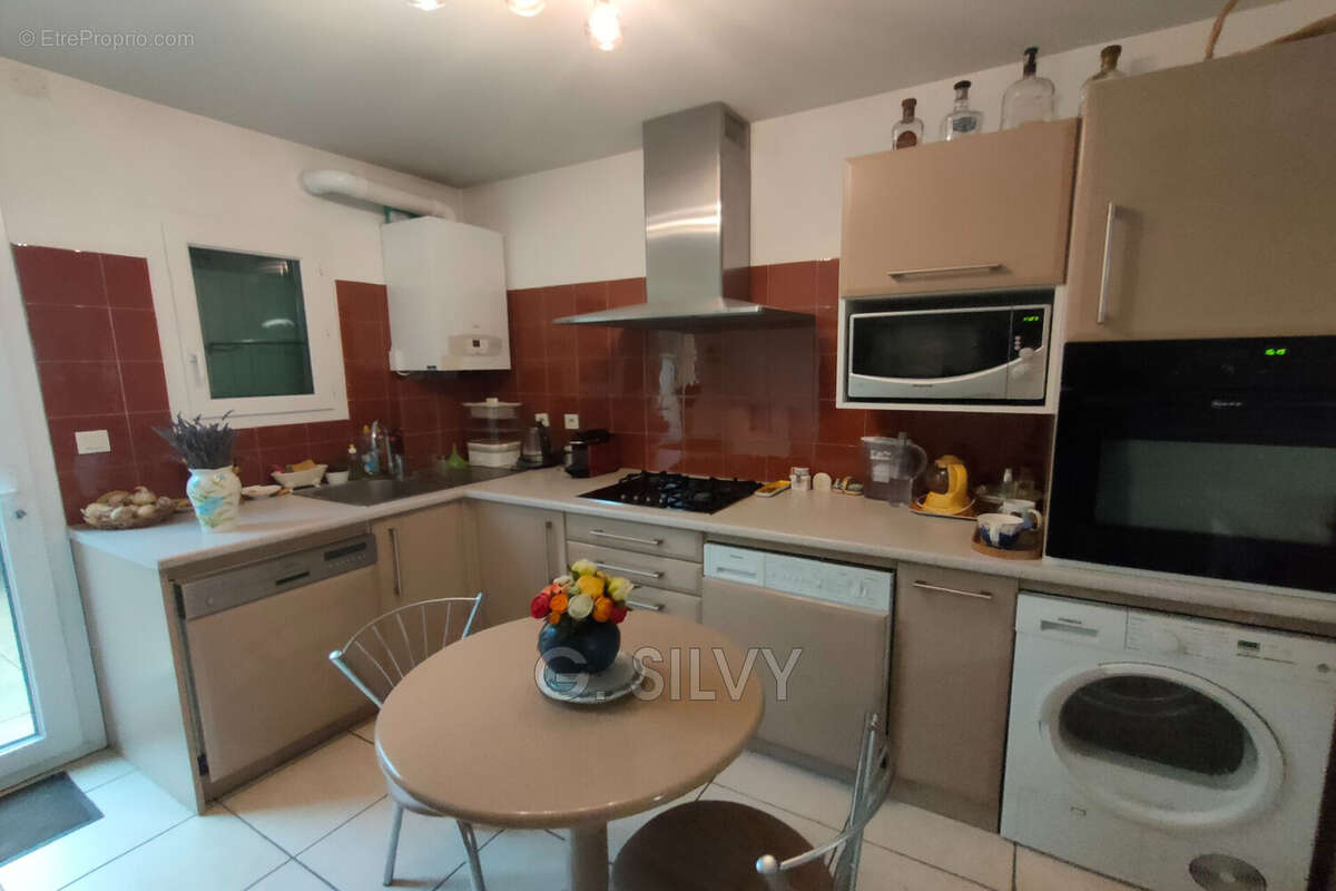 Appartement à SAINTE-CECILE-LES-VIGNES