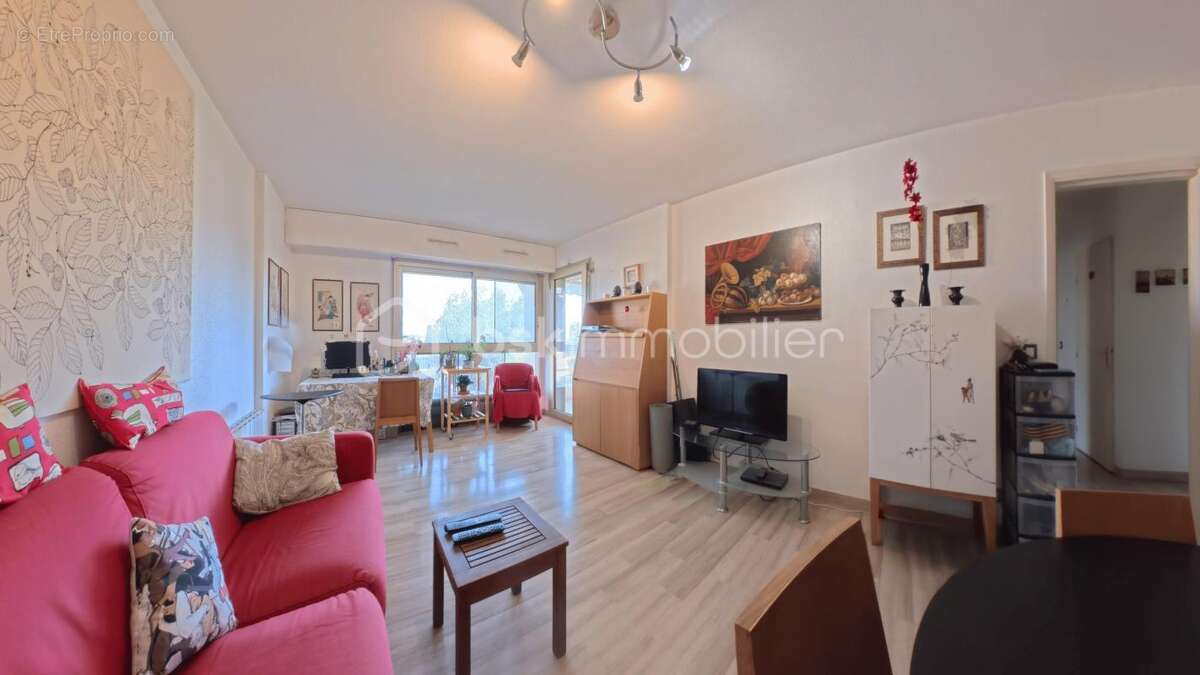 Appartement à VALLAURIS