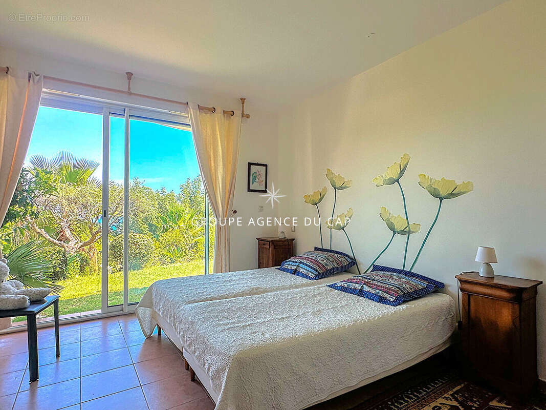 Maison à LES ISSAMBRES