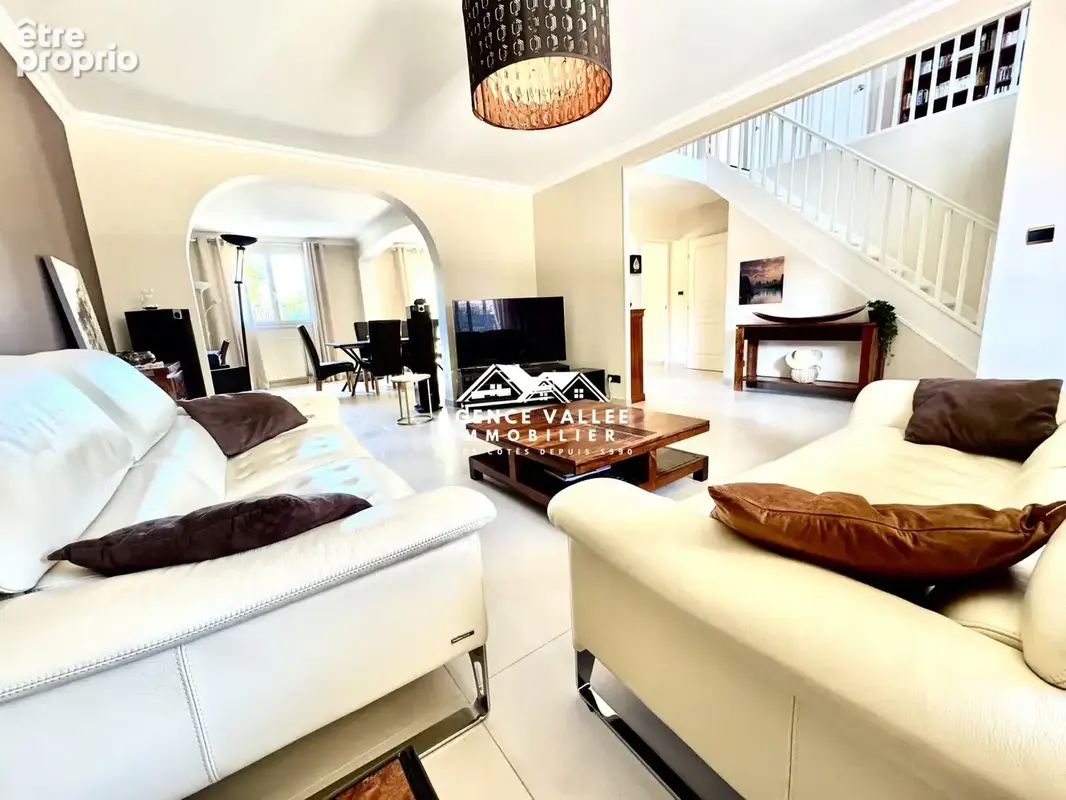 Maison 7 pièces 167 m² à vendre à Saint-Germain-Les-Corbeil (91250) - photo 2
