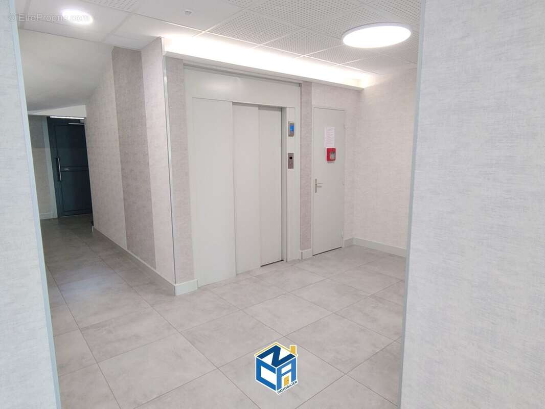 Appartement 69 m² à Saint-Cyr-Sur-Loire  - photo 2
