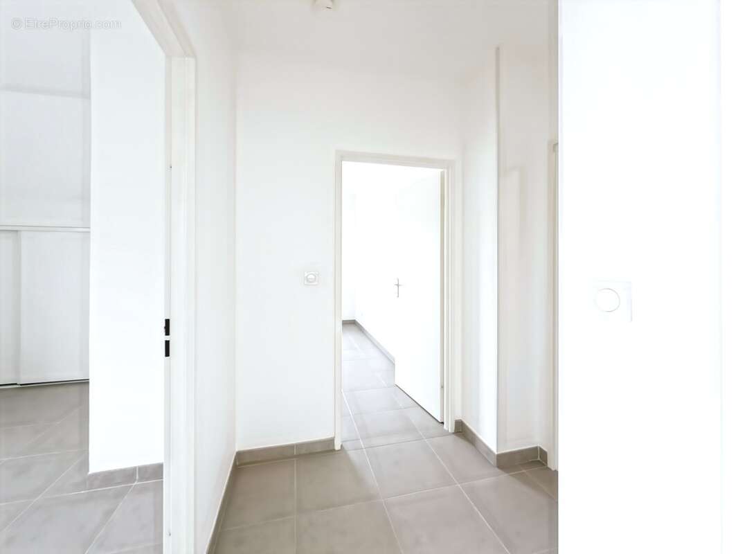 Pornic - proche port a pied - appartement récent - 2 chambres - 1 balcon - parking privatif - photo 4