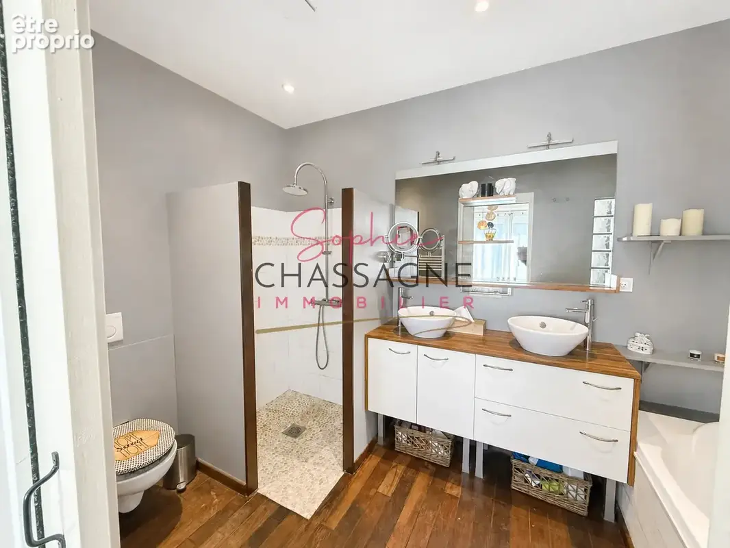 Propriété en pierre avec 2 logements sur 8718 m2 de terrain. - photo 10