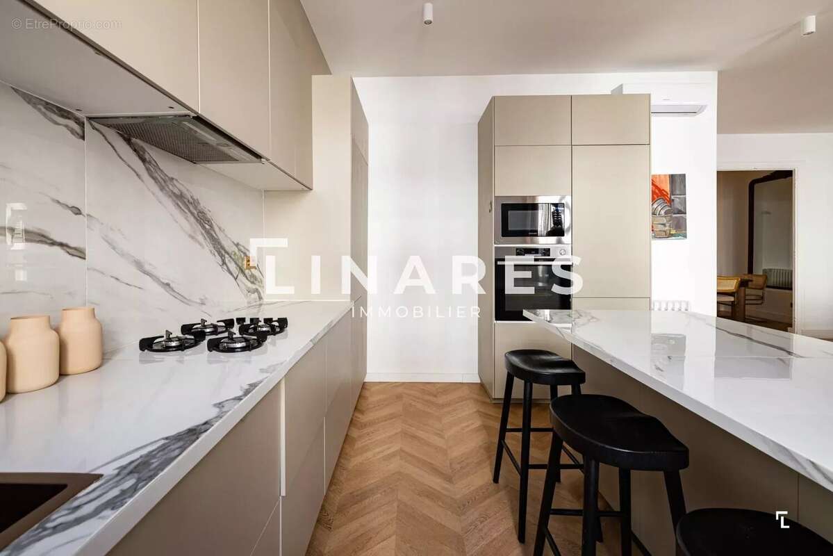 Appartement à MARSEILLE-6E