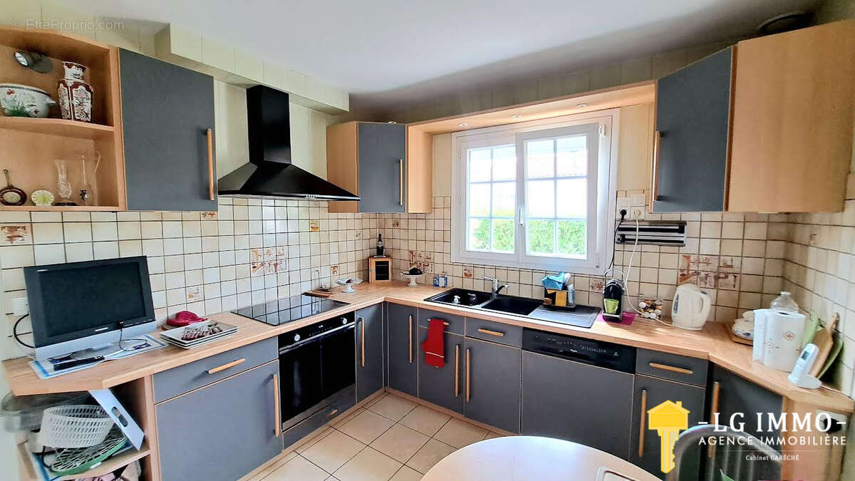 Belle maison de ville , vue dégagée  200m des commerces . - photo 8