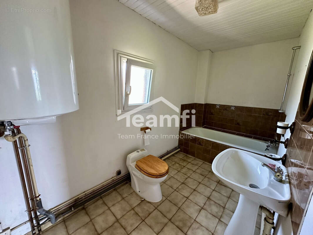 Maison à CHABRELOCHE