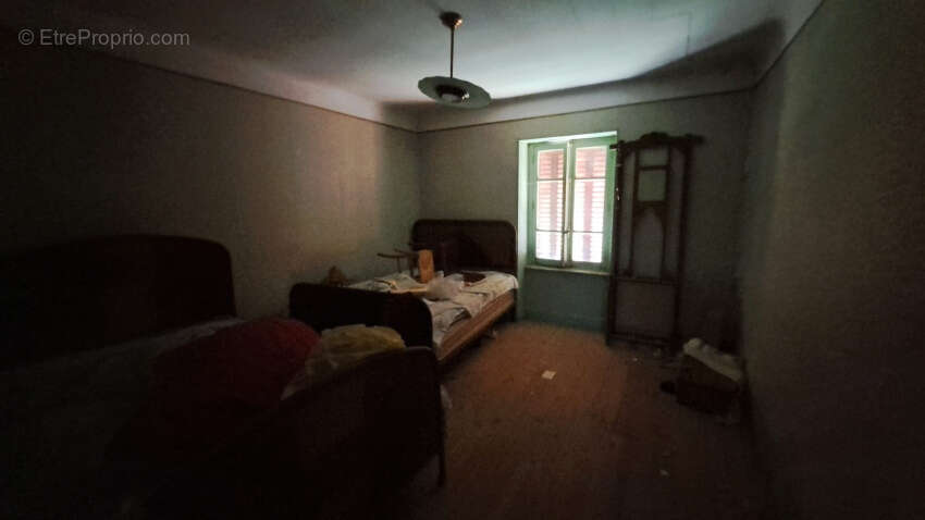 Maison à CHAPDES-BEAUFORT