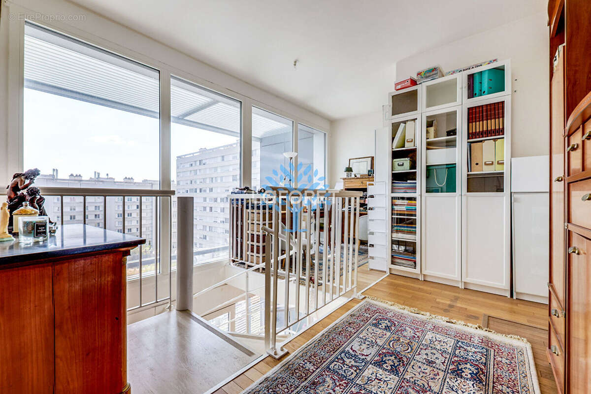 Appartement à PARIS-14E