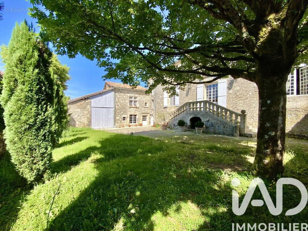 Photo 1 - Maison à MONTAGNAC-SUR-AUVIGNON