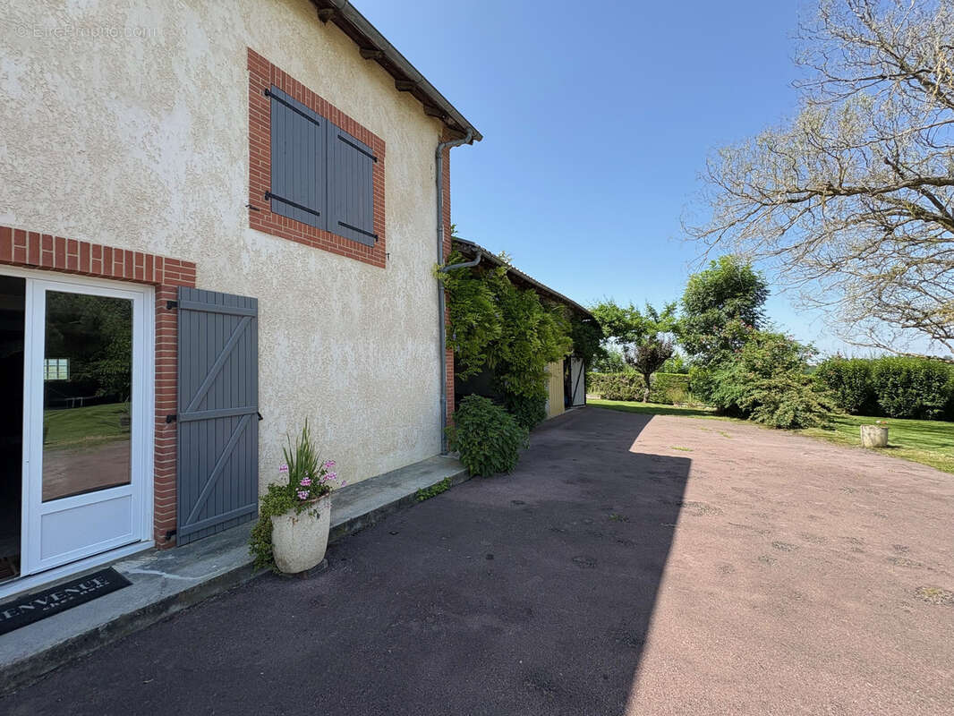 Toulousaine propriété à vendre proche Saint Gaudens Boussens Le Fousseret - photo 2