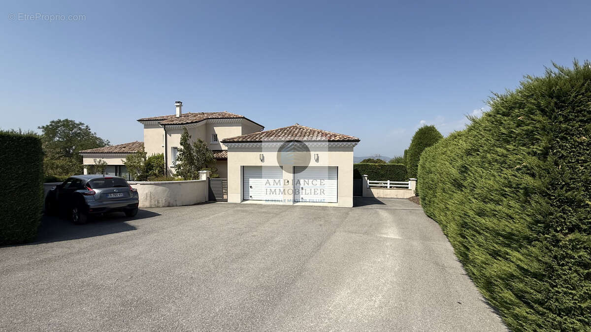 L'élégance d'une maison d'architecte face à la tour de Crest - photo 30