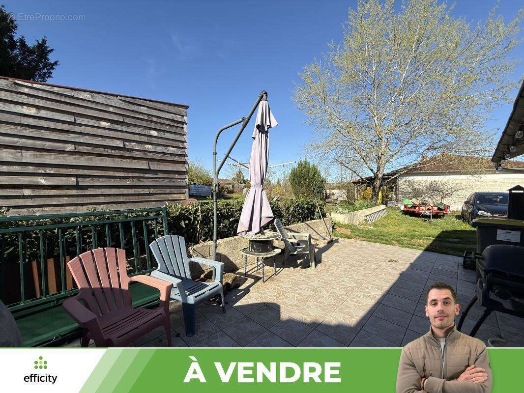 Maison à AVAILLES-LIMOUZINE