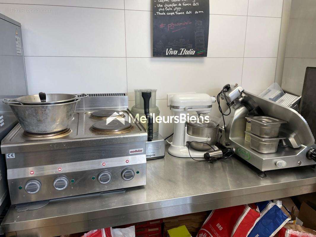 Commerce à MONTMERLE-SUR-SAONE