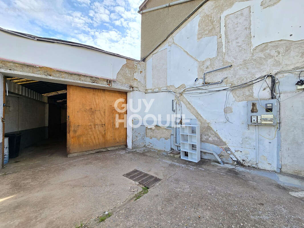 Commerce à RILLIEUX-LA-PAPE