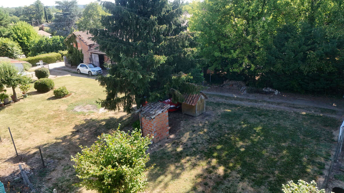 Maison avec plusieurs dépendances - photo 8