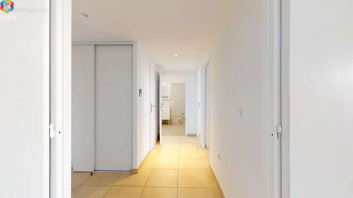 Appartement récent avec jardin, piscine et vue dégagée - photo 15
