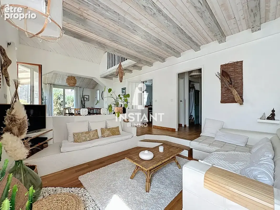 Maison 156 m² à Sainte-Genevieve-Des-Bois  - photo 2