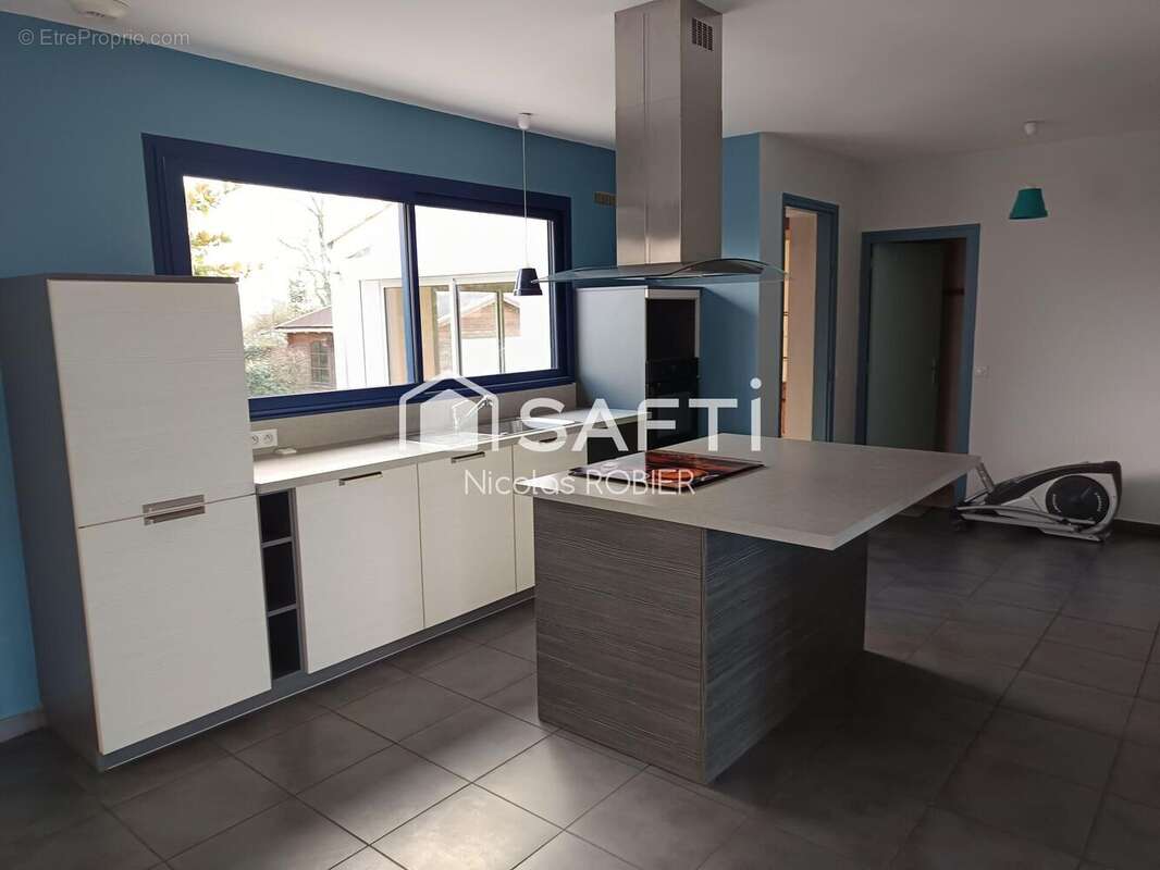 Photo 3 - Maison à VOUILLE