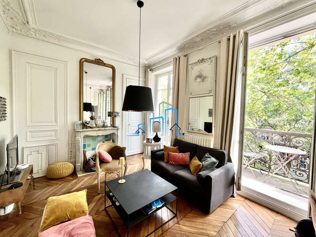 Appartement à PARIS-10E
