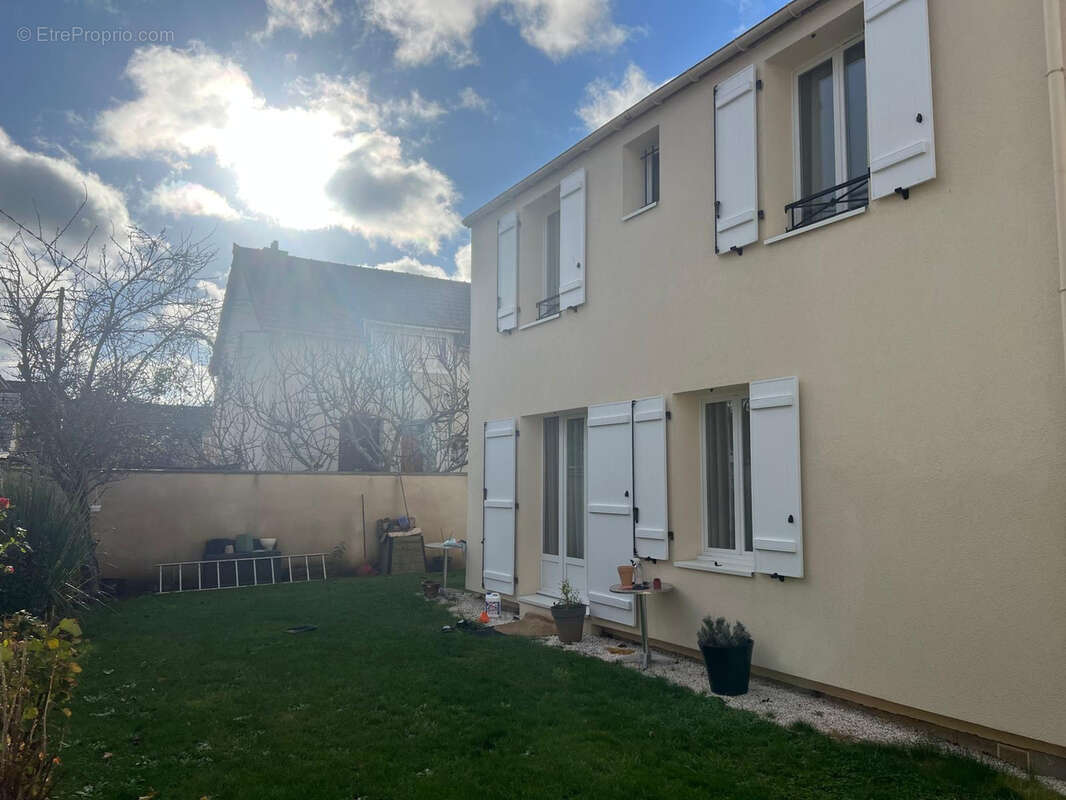 Maison à GOUSSAINVILLE