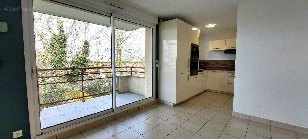 Appartement à AIX-NOULETTE