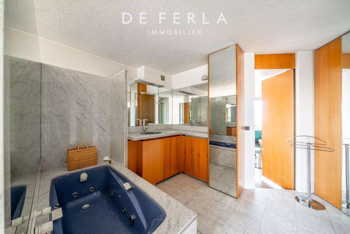 Appartement à PARIS-14E