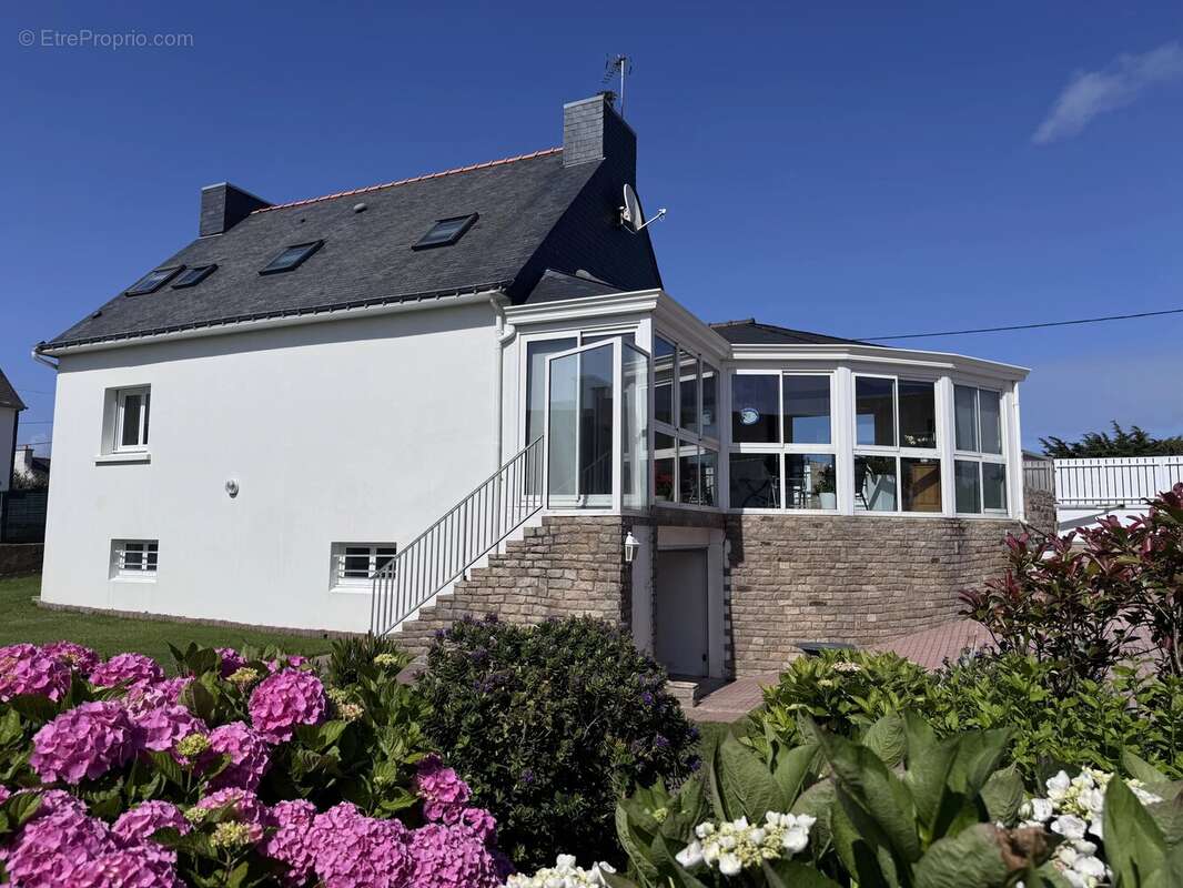 À deux pas de la côte sauvage – maison familiale avec sous-sol complet et jardin clos - photo 4