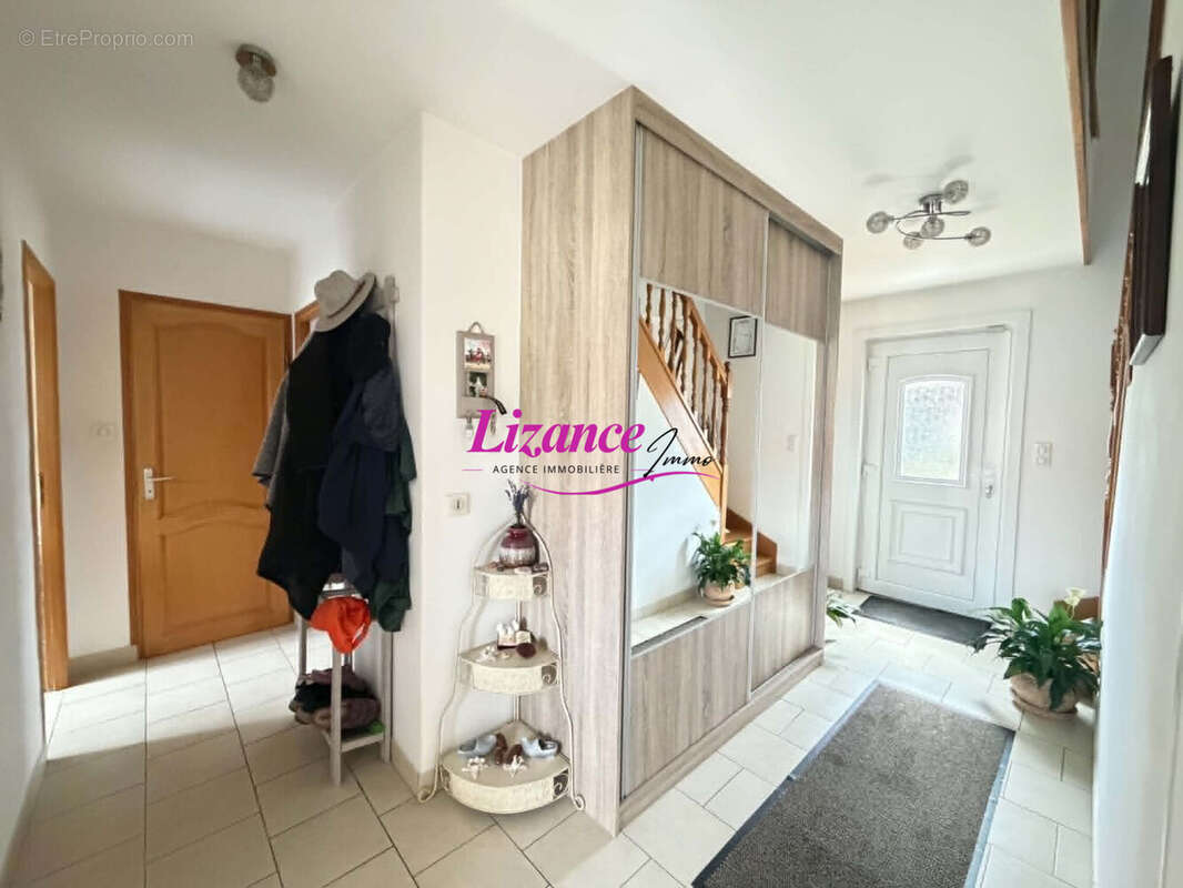 Maison 131 m² à Hermies  - photo 6
