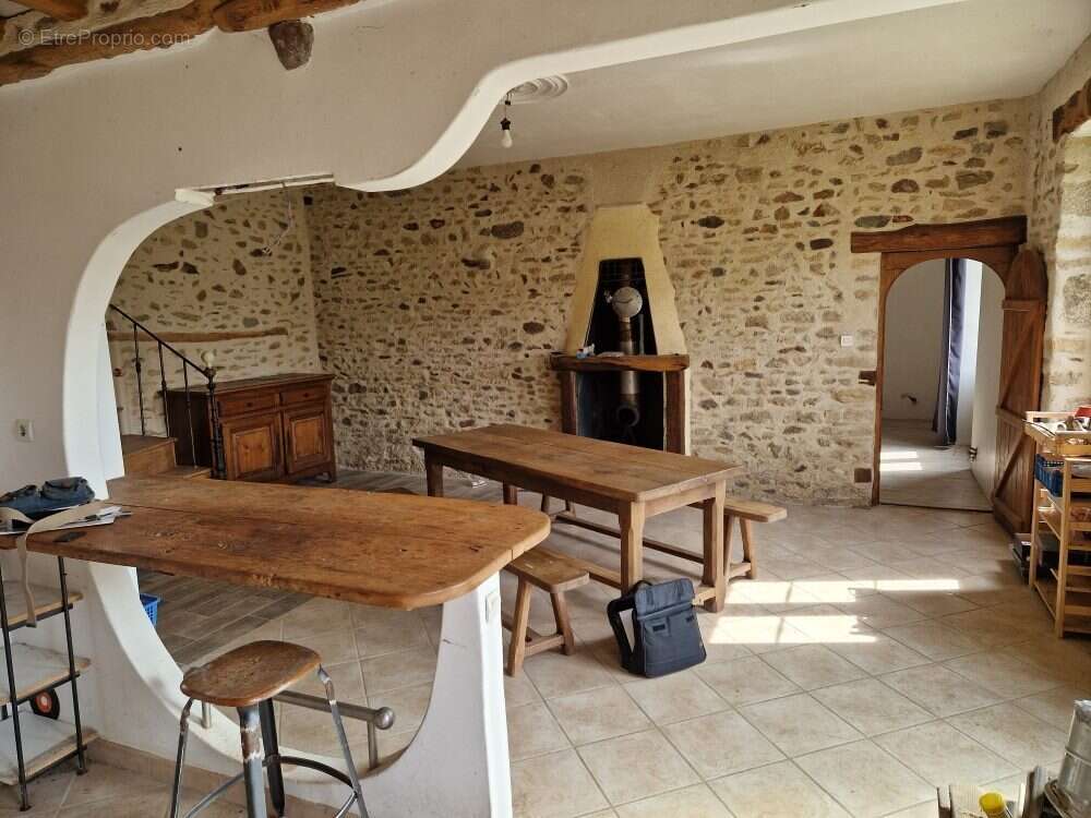 Maison 71 m² à Bethon  - photo 2