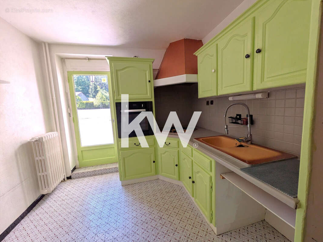 Appartement 240 m² à Saint-Bonnet-Le-Chateau  - photo 4