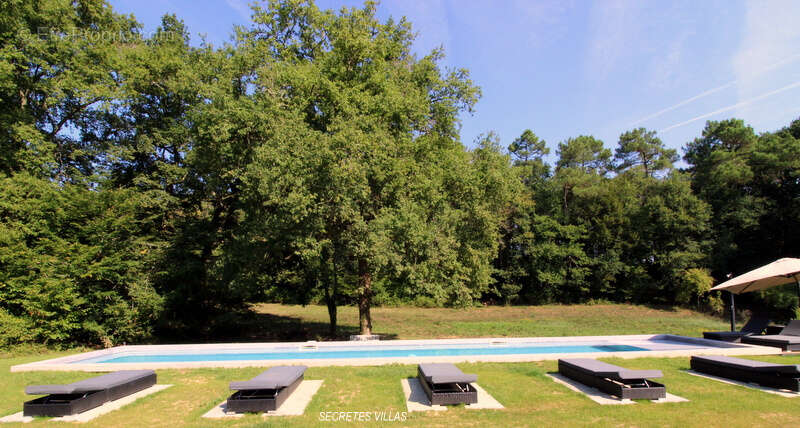Maison à FARGUES-SAINT-HILAIRE