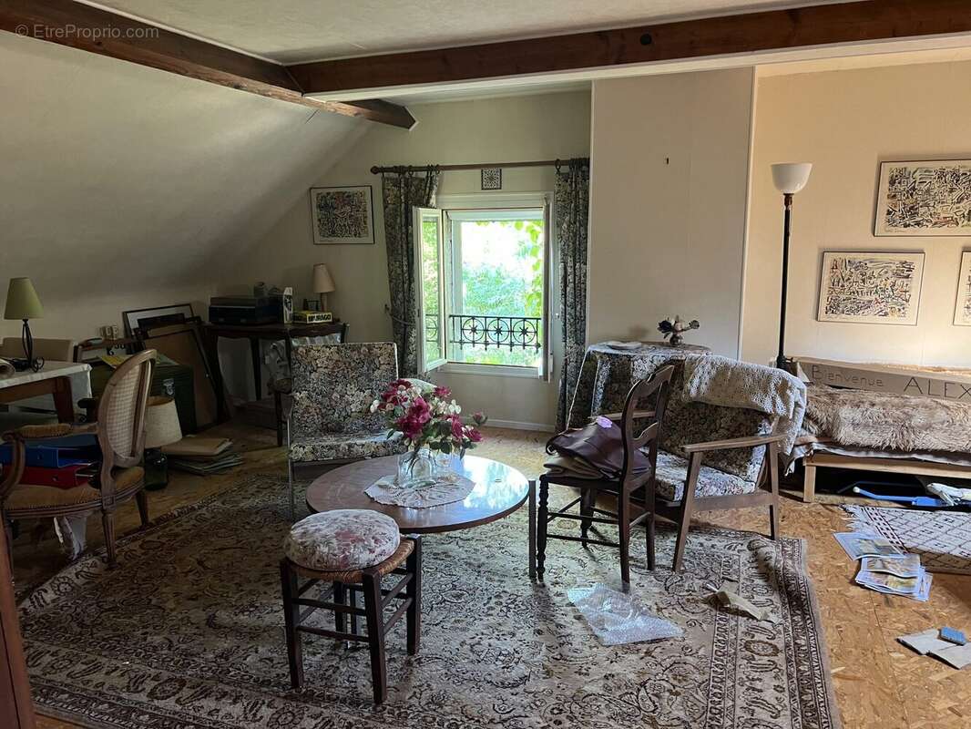 Maison 293 m² à Frieres-Faillouel  - photo 9