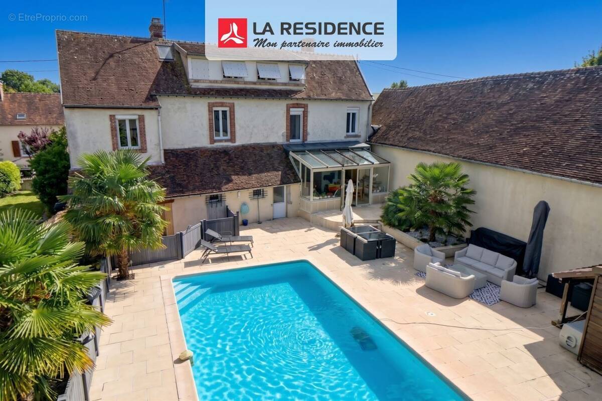 Maison à CHERISY