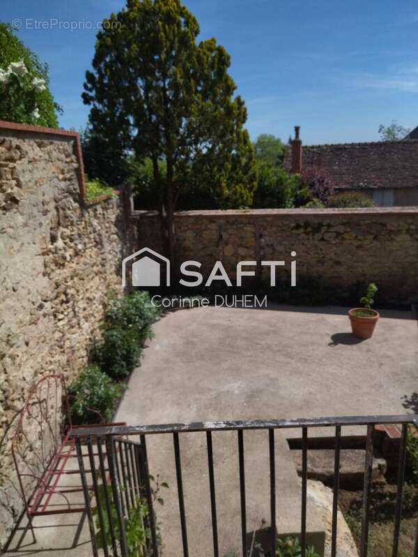 Photo 4 - Maison à LE MONTET