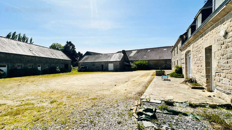 Maison à CAST