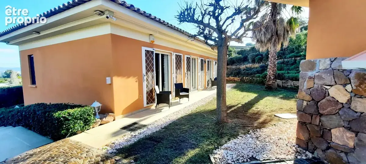 Mandelieu Belle Villa de 148 m² Dans un domaine fermé sécurisé. - photo 3