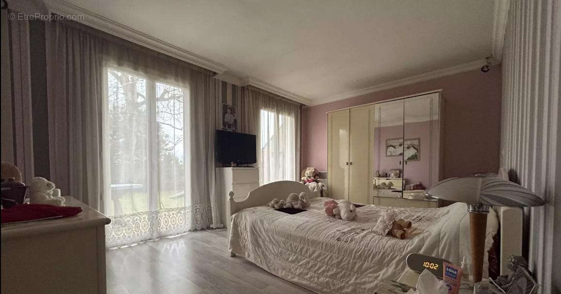 Maison à LE CHATELET-EN-BRIE