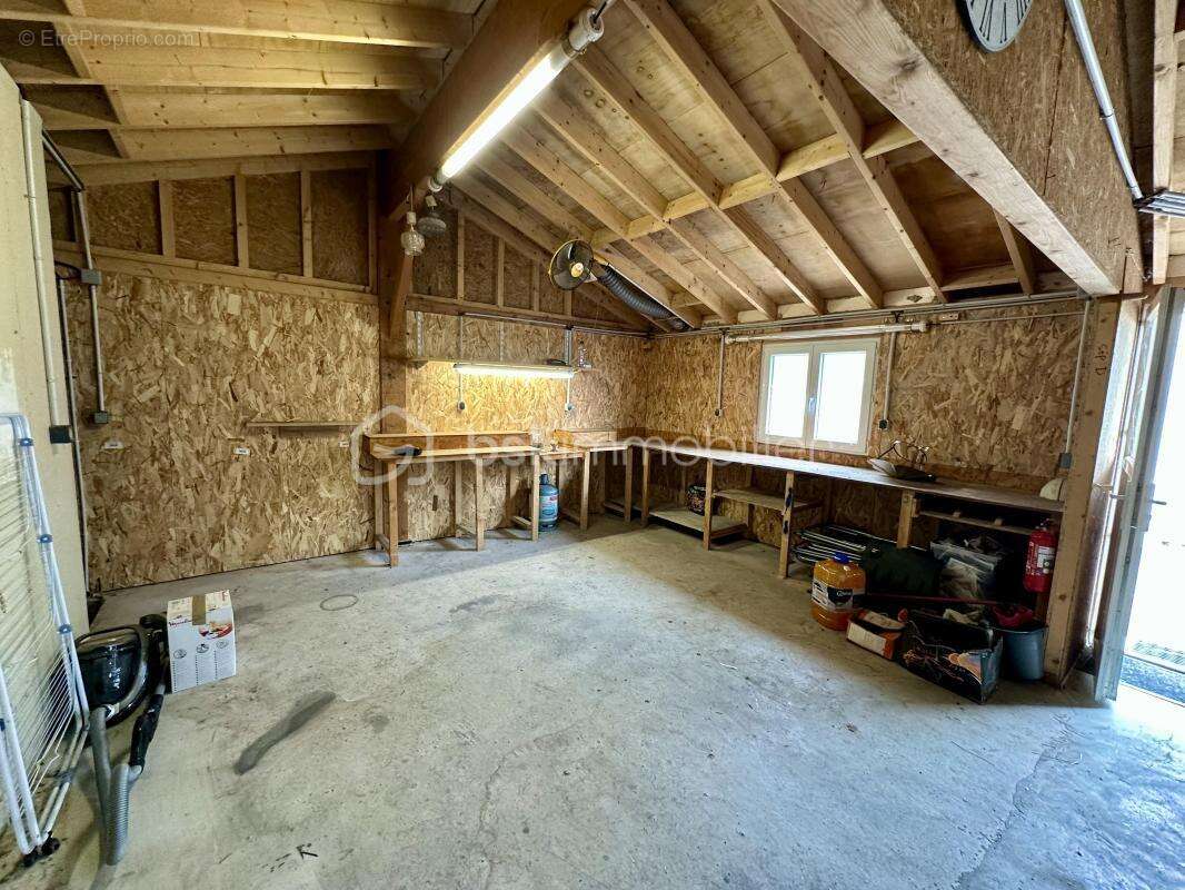 Maison en pierre avec grand garage et jardin clos - photo 18