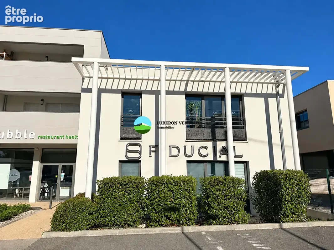 Commerce à ENTRAIGUES-SUR-LA-SORGUE