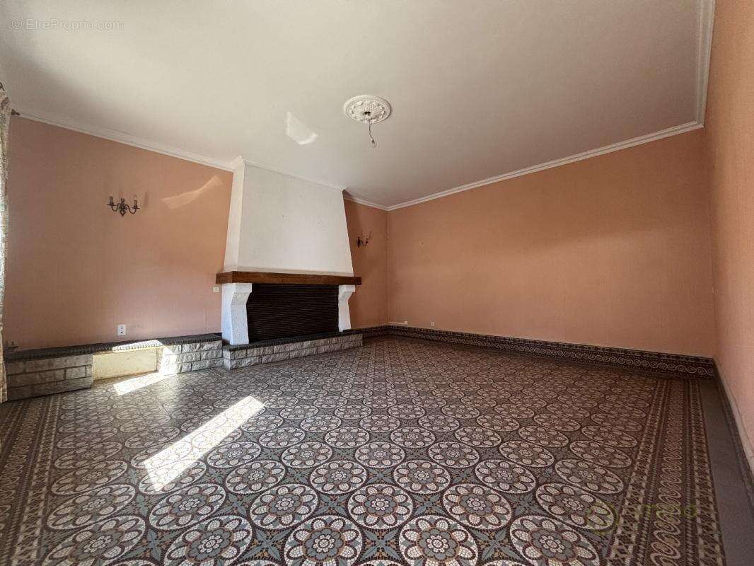 Maison 242 m² à Villers-Outreaux  - photo 5