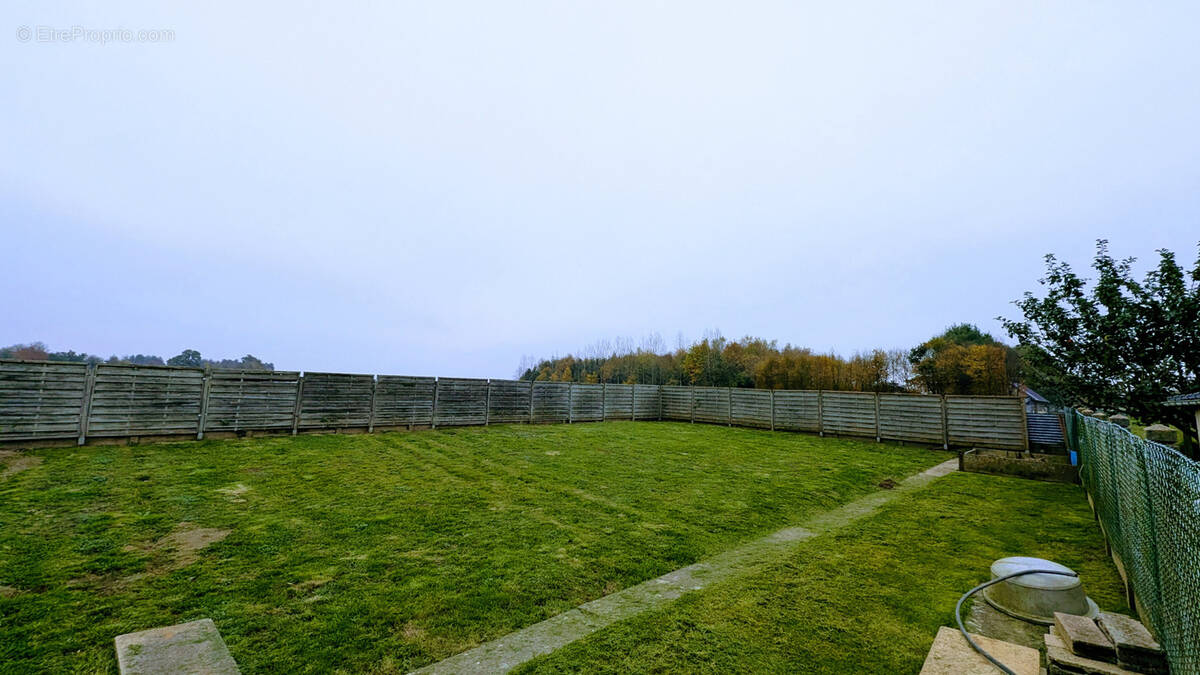 Terrain à GRUCHET-LE-VALASSE