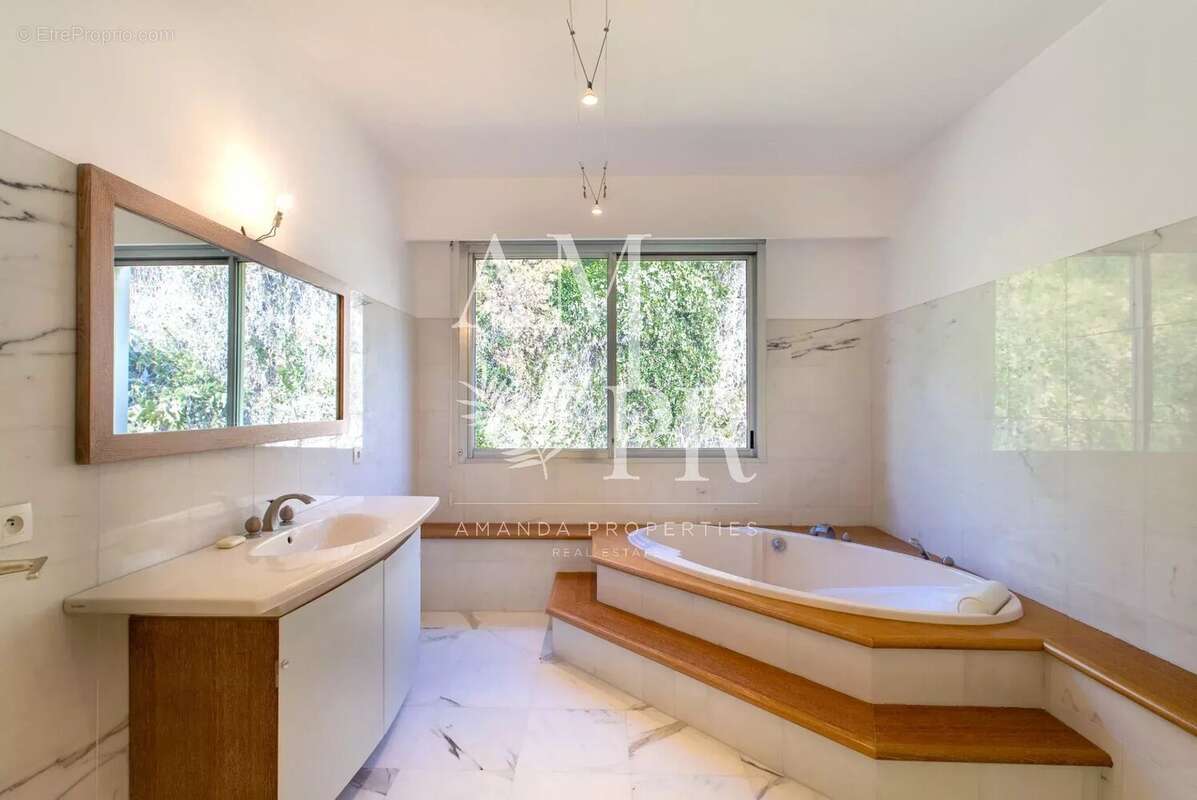 Appartement à VILLEFRANCHE-SUR-MER