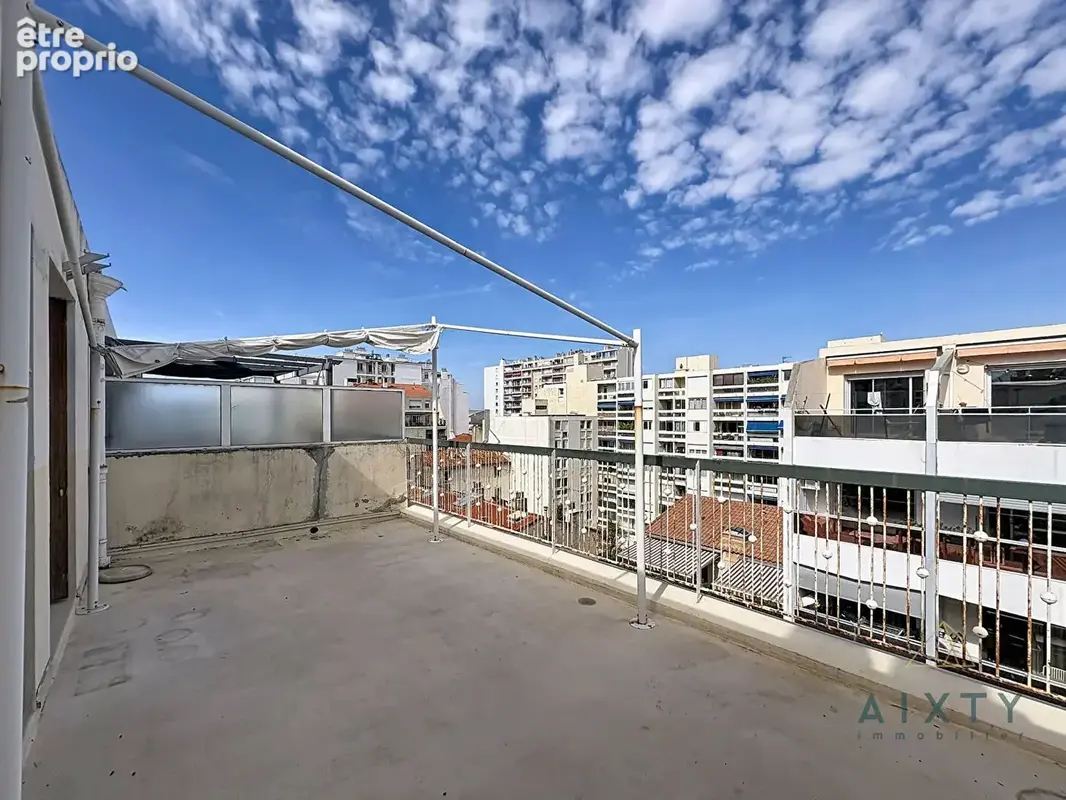 Appartement traversant 2 pièces 47 m2 dernier étage avec terrasse et balcon - photo 2