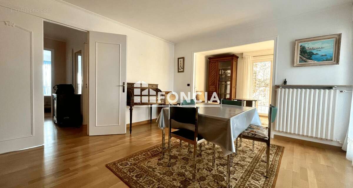 Appartement à BOURG-LA-REINE